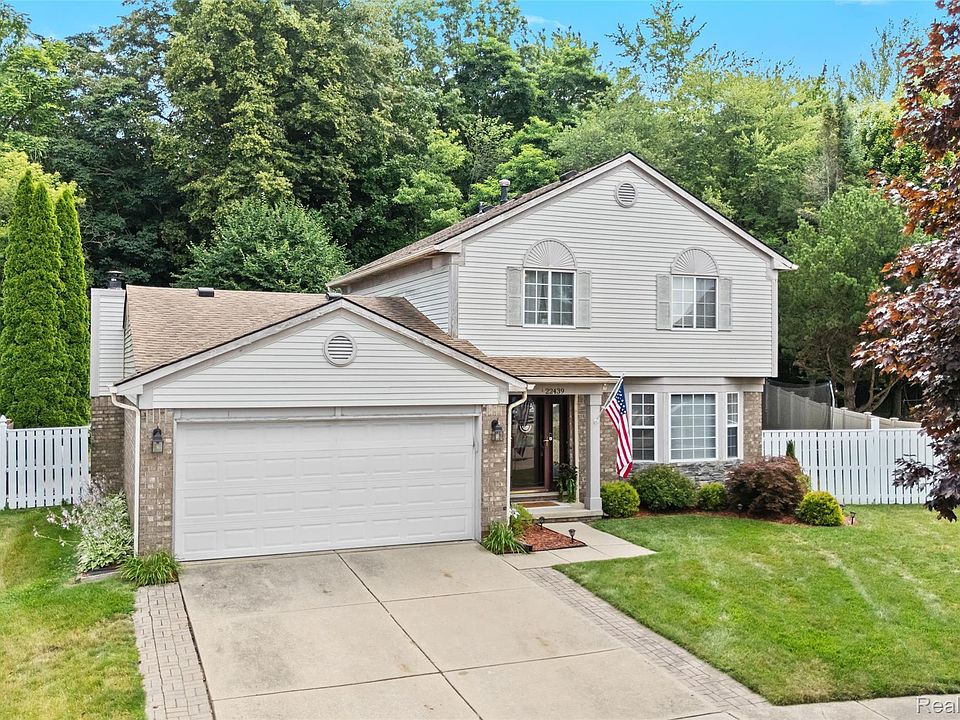 1st image of 22439 Cherrylawn Dr