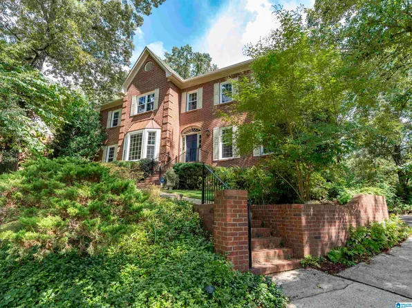 912 Tall Pines Ln, Birmingham, AL 35244