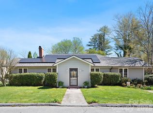 1614 Ridgewood Blvd, Hendersonville, NC 28791