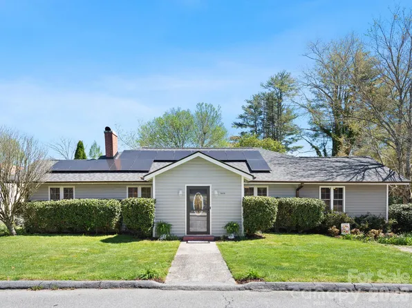 1614 Ridgewood Blvd, Hendersonville, NC 28791