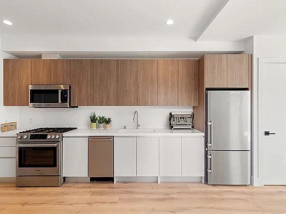 4th image of 2747 San Pablo Ave #102