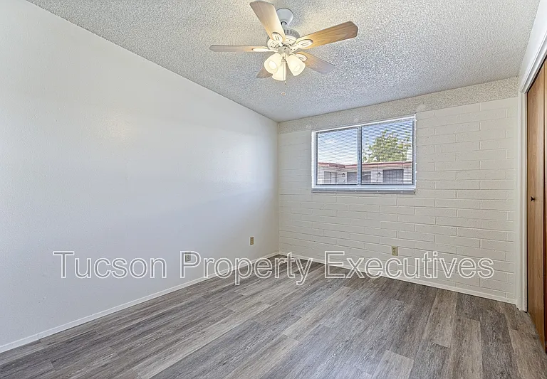 4246 E Pima St #D — Photo 18