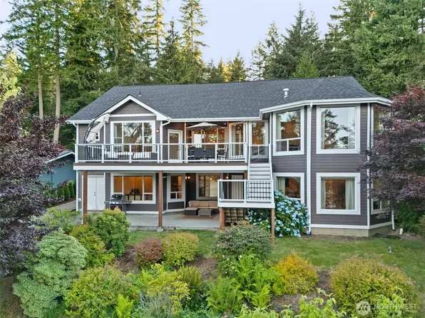 180 E Westlake Drive N, Allyn, WA 98524