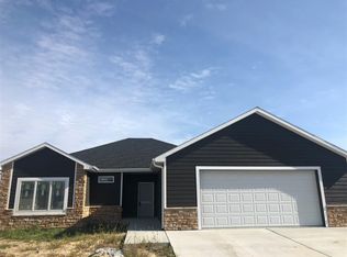 6909 L Avenue Pl, Kearney, NE 68847