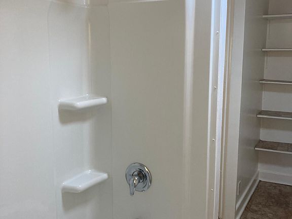 3rd image of 223 N Franklin St Floor 2