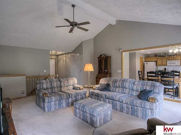 3rd image of 15317 Parker Cir