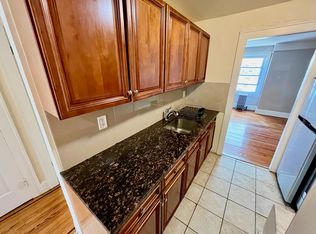 21-20 28th St #3, Astoria, NY 11105