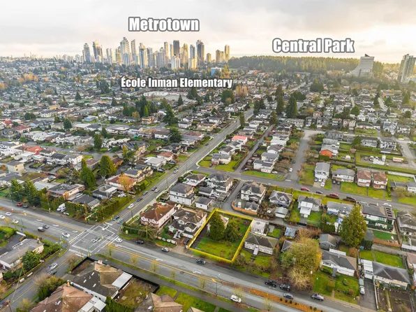 3786 Moscrop St, Burnaby, BC V5G 2C8