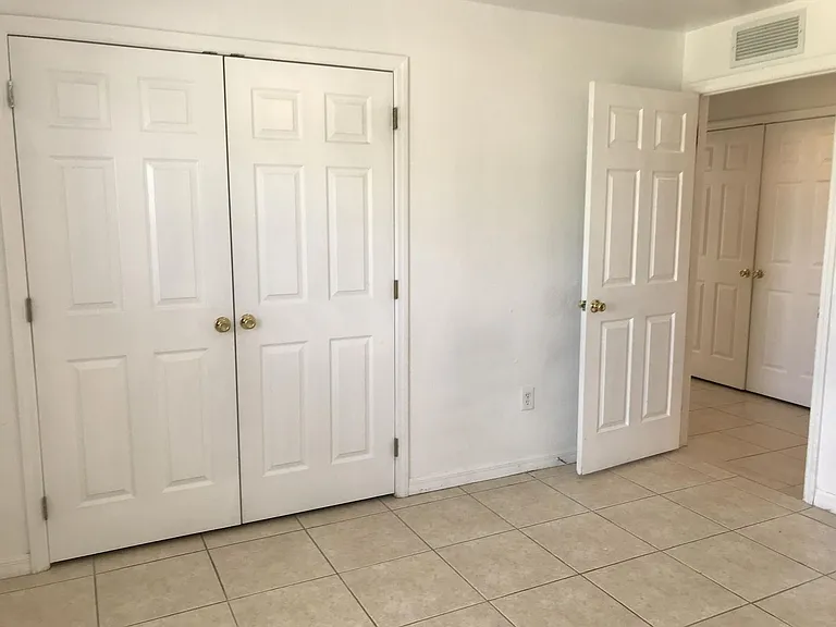 4400-4402 Douglas Ln — Photo 11