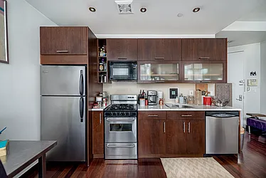 Rented by Metropolitan Res. Partners