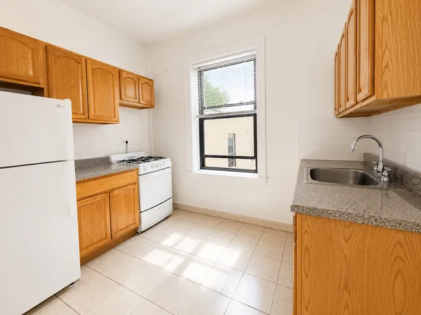 23-33 30th Avenue image 1 of 7