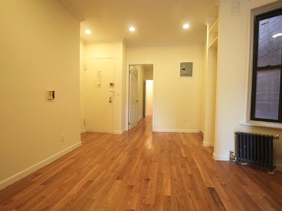 4th image of 309 E 83rd St #5E