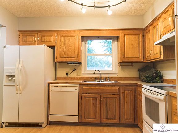 4th image of 8909 S 143rd Ave