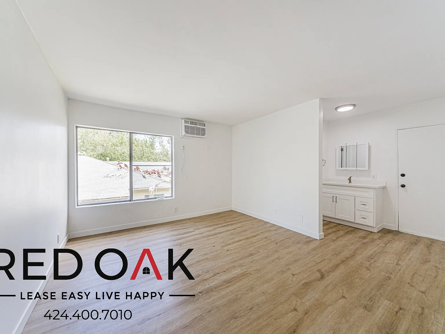 ~1 Month Free~ Charming 2-Bed With Parking Included And Air Conditioning ~ In Sherman Oaks! — Photo 1