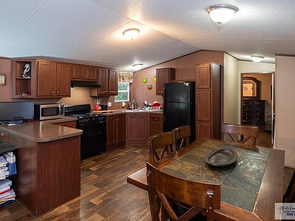 3rd image of 56 Lakeside Dr