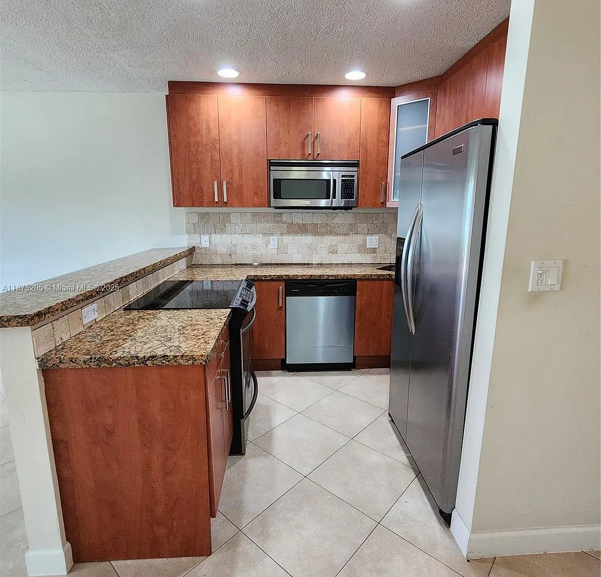 Montclair Gardens Condo — Photo 1
