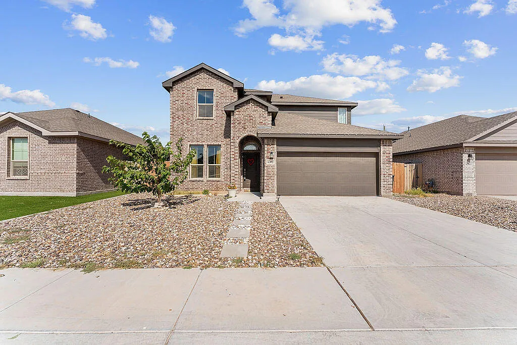 5 bed, 3.5 bath, 2388 sqft, $3,100 — Photo 1