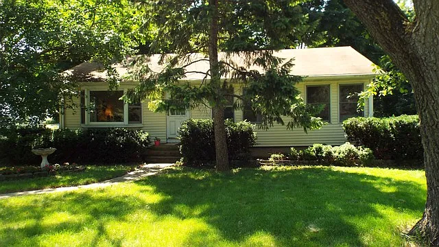 380 Douglas Rd photo 1