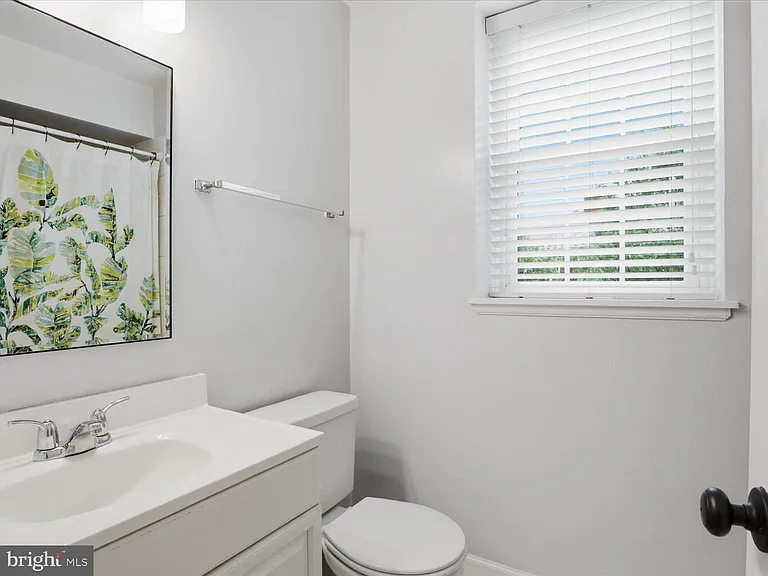 2832 S Abingdon St #B1 — Photo 9