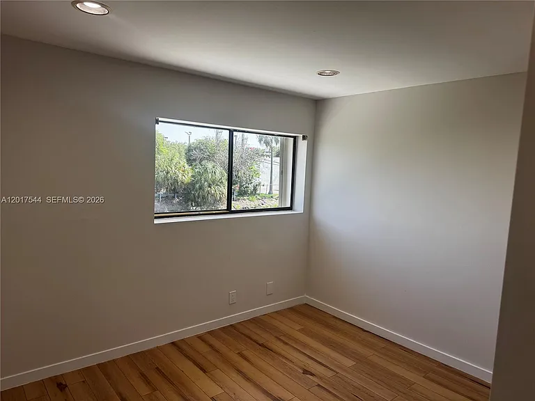 6532 NW 170th Ter — Photo 34