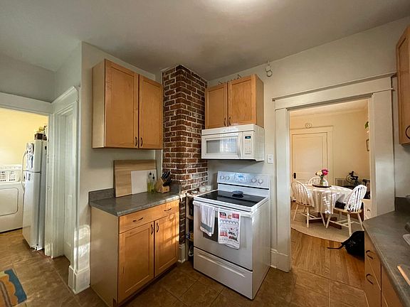 4th image of 1868 Snowden Ave #1868