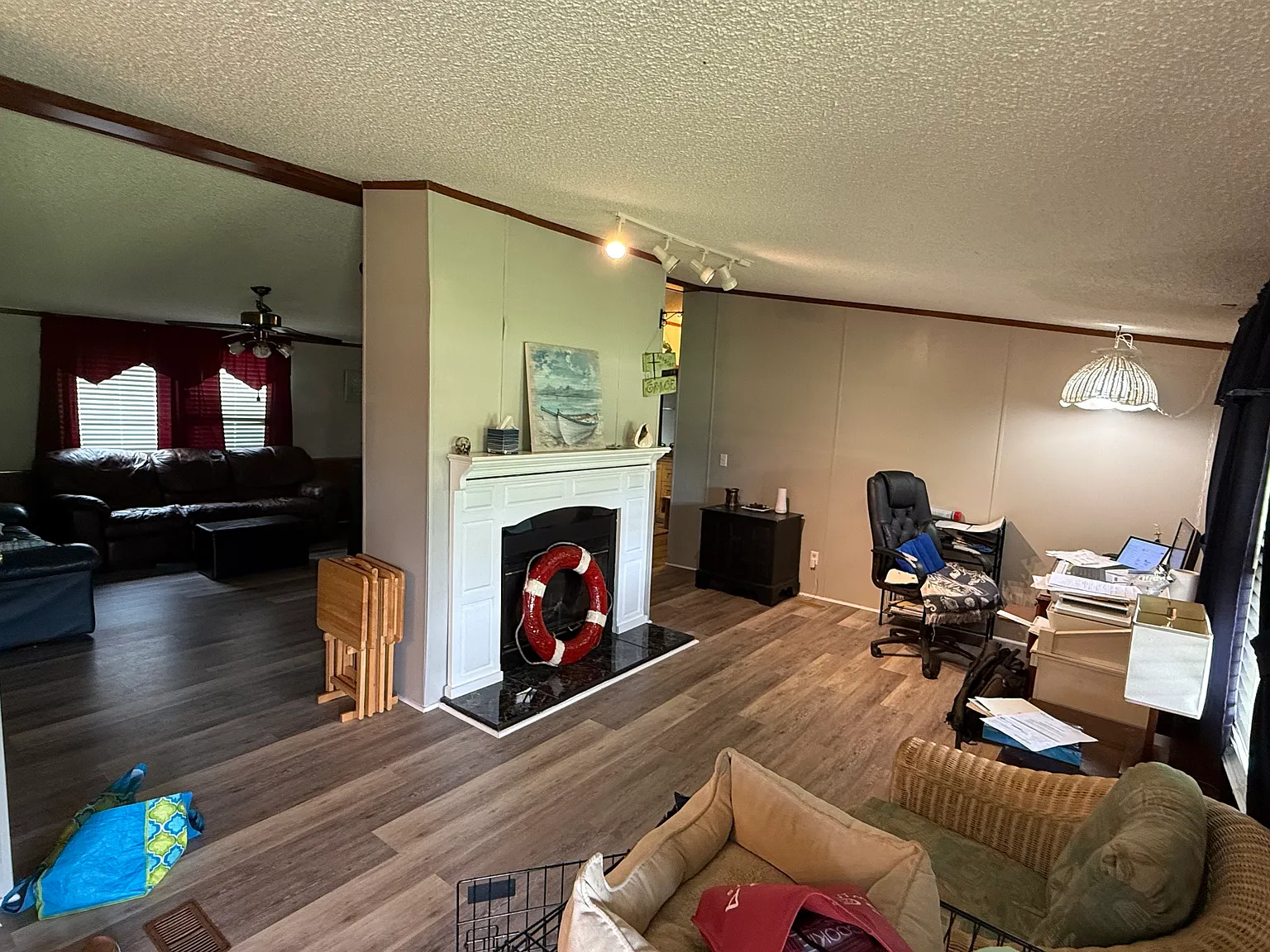 4 bed, 1944 sqft, $2,000 — Photo 2