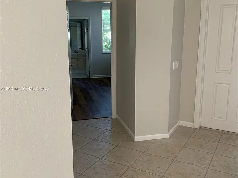 2518 Bay Pointe Ct — Photo 12