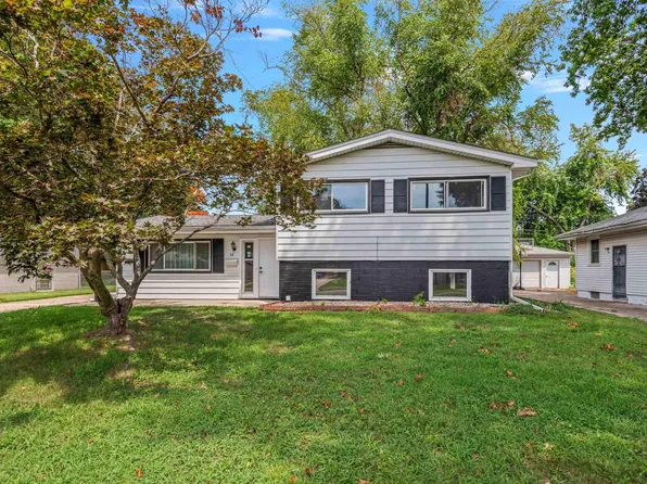 28 Bel Aire Dr, Springfield, IL 62703
