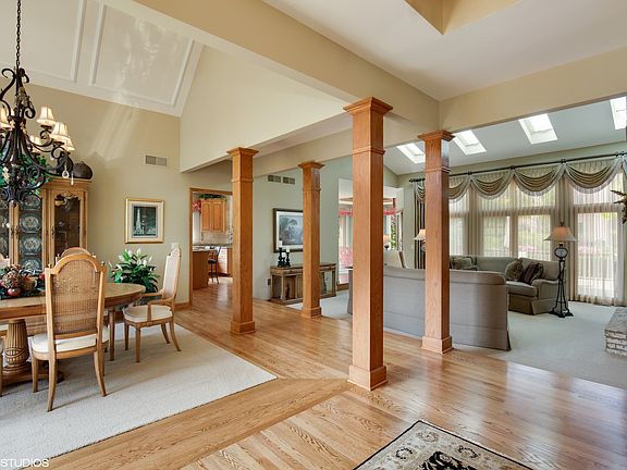 2nd image of 501 Mason Ln