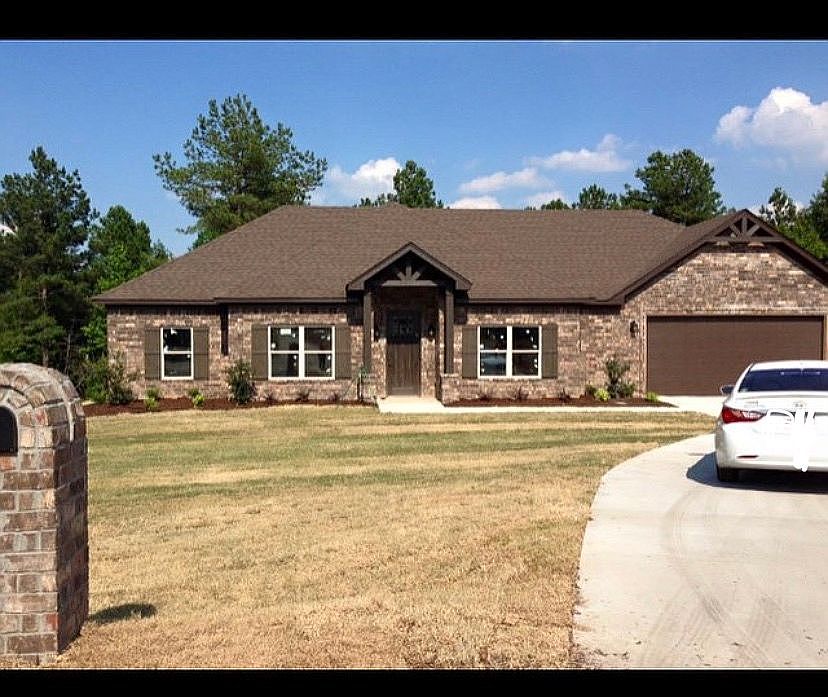 2nd image of 373 Zoe Ln