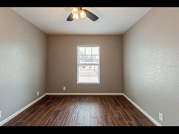 4th image of 201 Durrell Cir