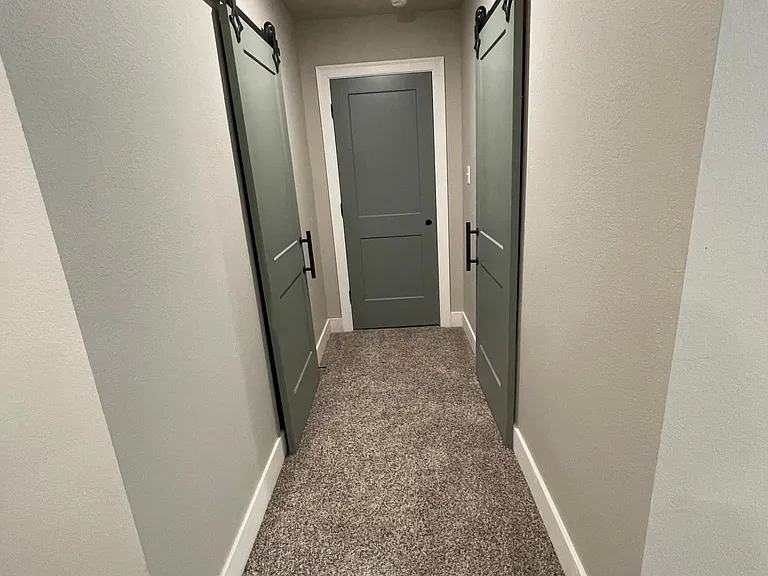 4220 Victoria Dr — Photo 22
