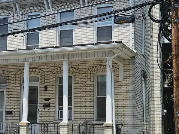 123 E Water St, Middletown, PA 17057