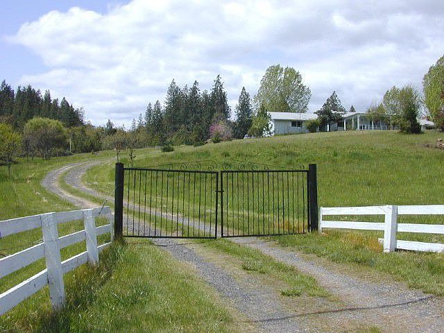 2nd image of 16739 Highway 62
