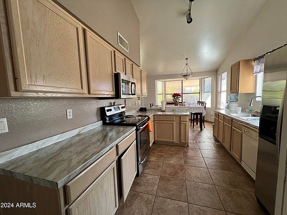 4th image of 8717 W CAMBRIDGE Avenue