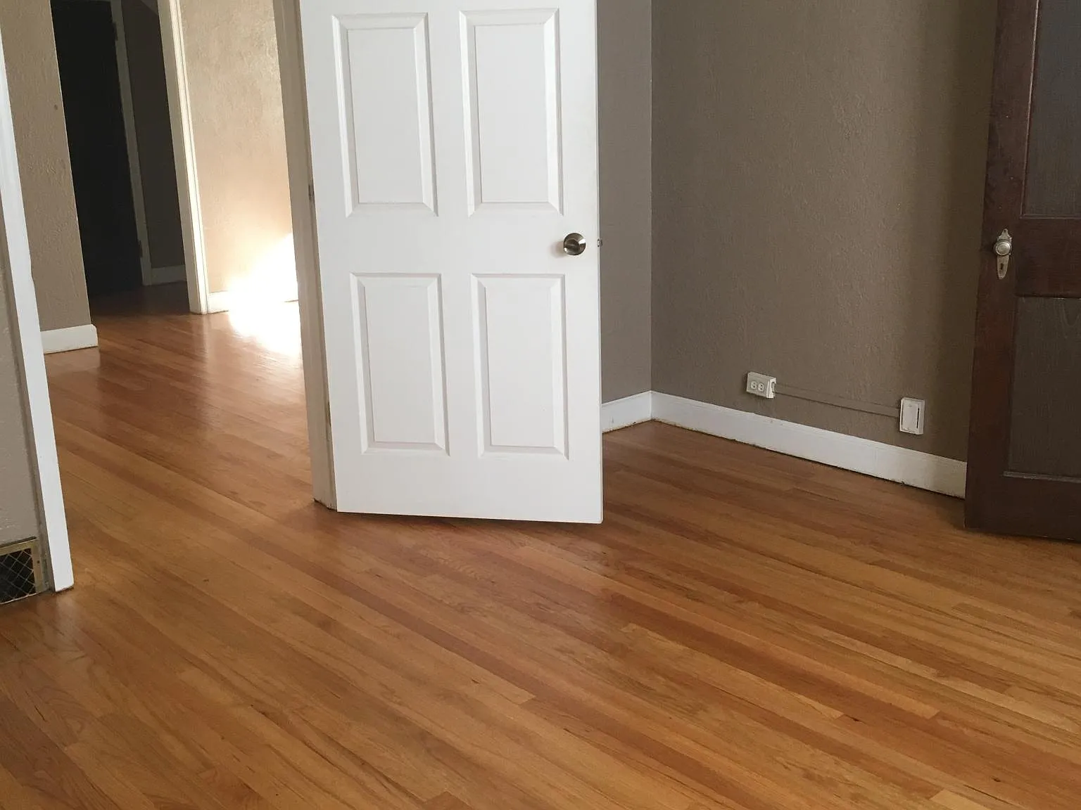 2 bed, 1000 sqft, $1,500 — Photo 4