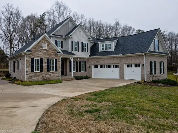 1964 Woodstock Rd, Clemmons, NC 27012