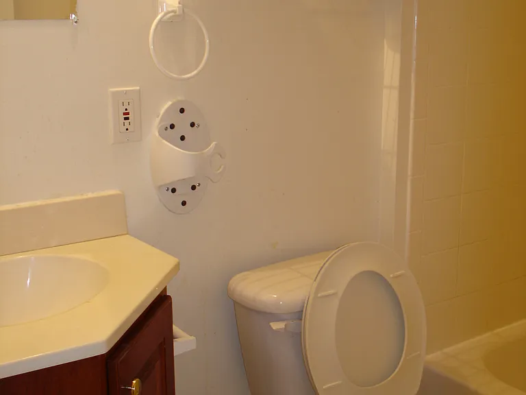 7827 Muncaster Mill Rd — Photo 15