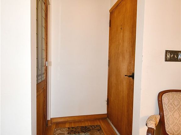 2nd image of 52 Bellview Cir