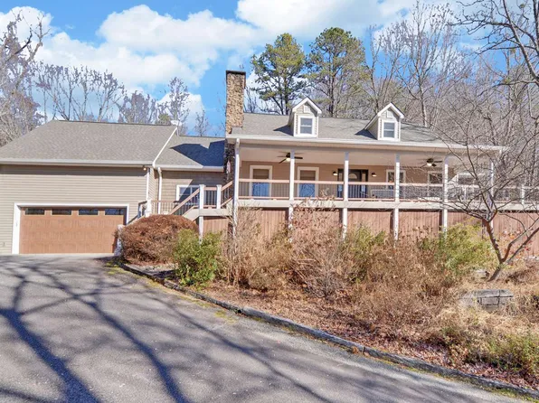 402 Paul Grist Ln, Rabun Gap, GA 30568