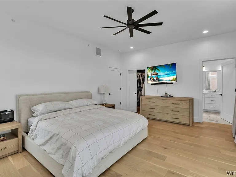 240 Lakefront Blvd — Photo 26