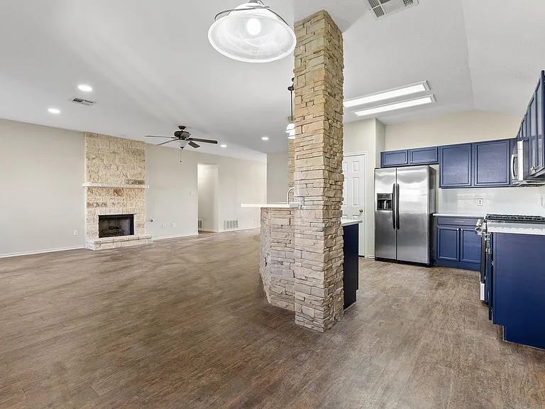 3812 Eagles Nest St — Photo 8
