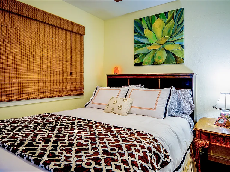 Bedroom: Queen-Size Bed, Memory Foam Mattress, High Thread Count Linens