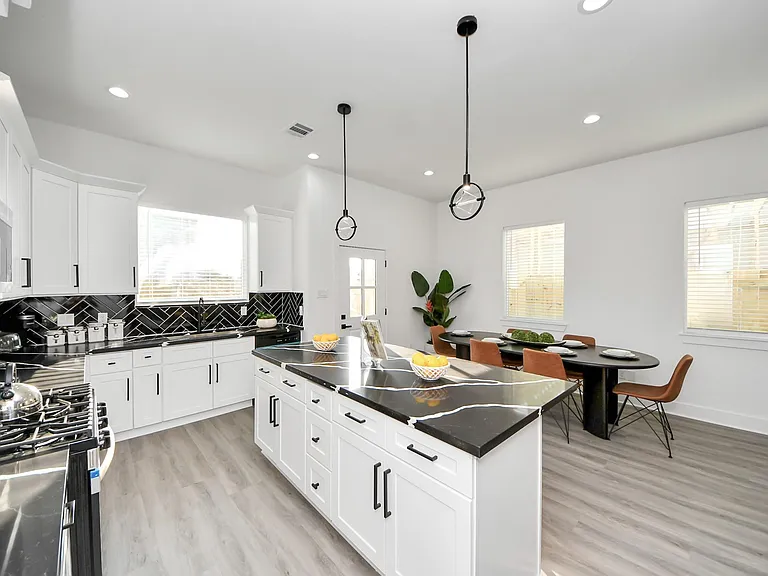 8533 Amadwe St #B — Photo 13