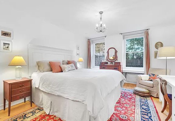 5th image of 28 W 96th St APT 1