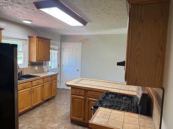 5th image of 5028 Oakview Dr