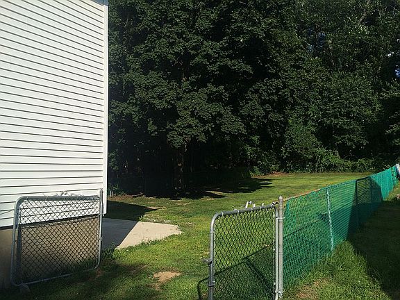 5th image of 46 Beaverbrook Ln