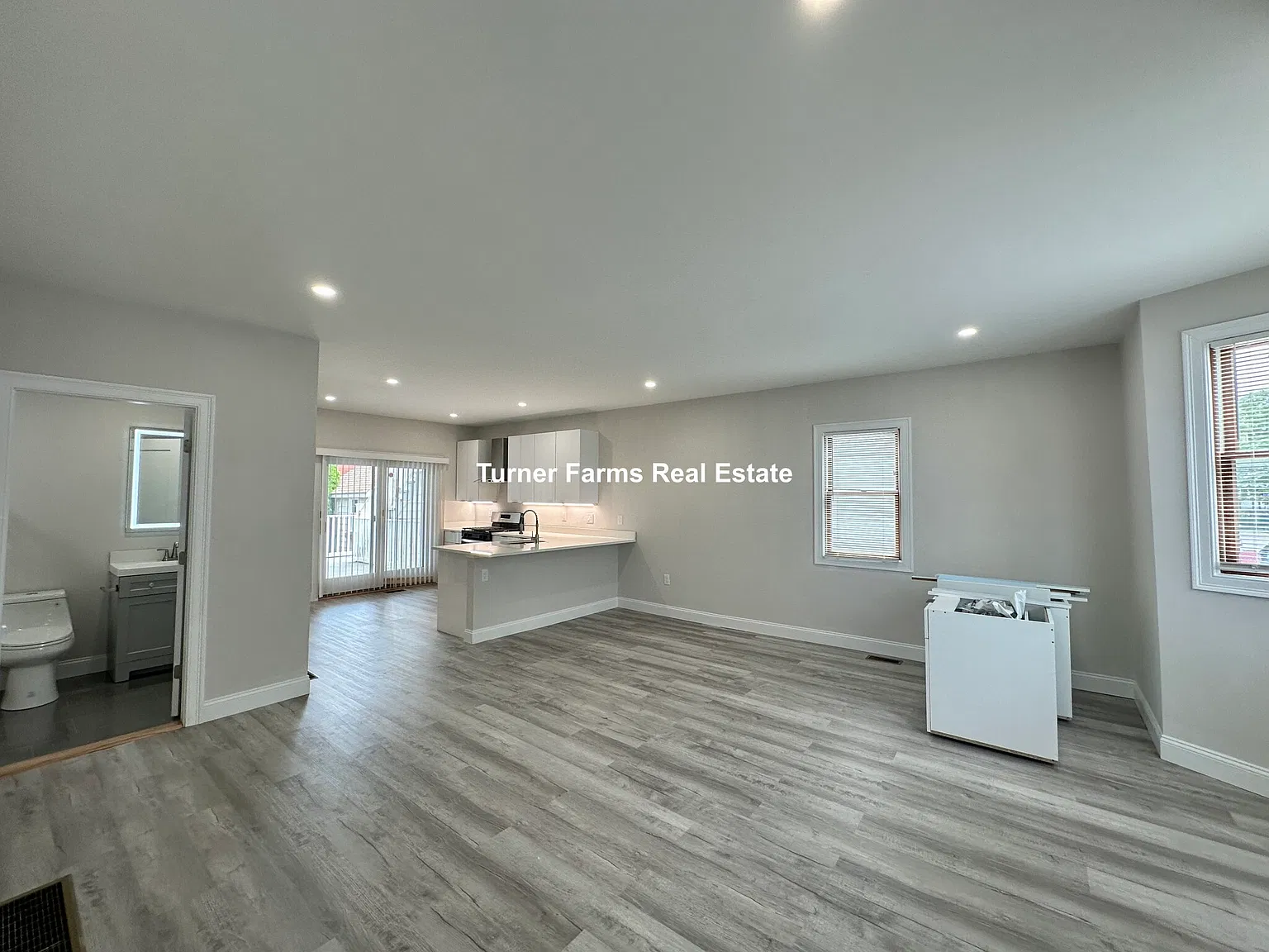 6 bed, 7777 sqft, $7,200 — Photo 1