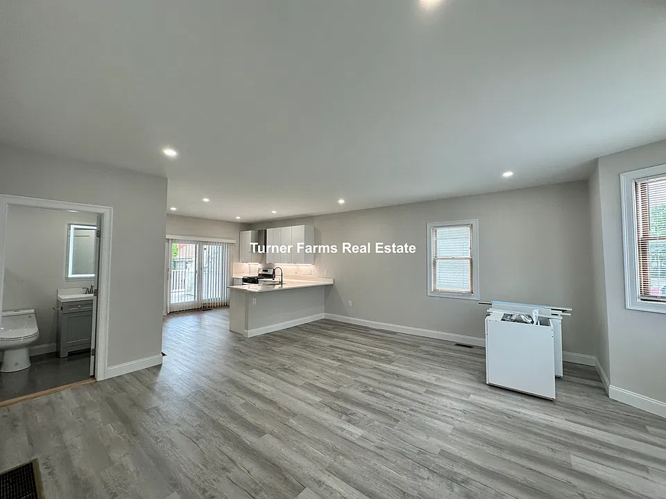 167 Sydney St #1