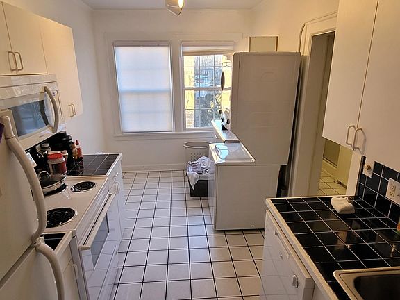 3rd image of 541 1/2 S Drexel Ave APT F